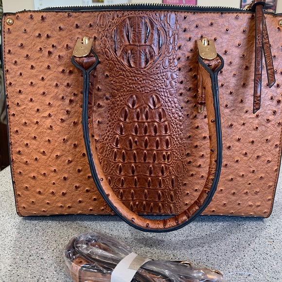 Medium size brown purse - Picture 6 of 6